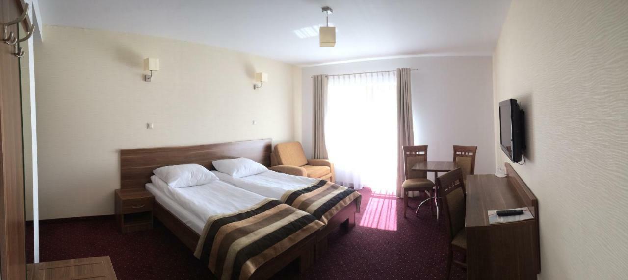 Hotel Dyminy Kielce Exterior photo
