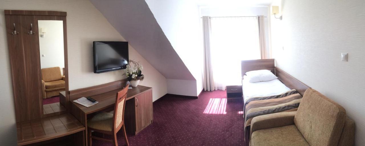 Hotel Dyminy Kielce Exterior photo